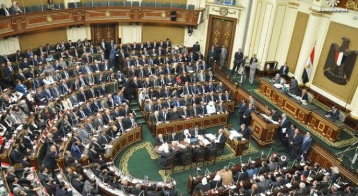 البرلمان المصري يوافق على منح السعودية السيادة على تيران وصنافير.jpg