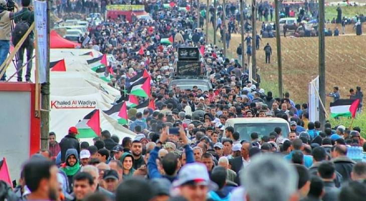 متظاهرون يسقطون طائرة "إسرائيلية" شمال قطاع غزة تلقي مواد حارقة