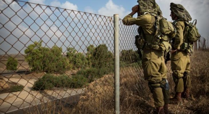 بالفيديو: تسلل 4 فلسطينيين لحدود غزة لتعطيل بناء الجدار