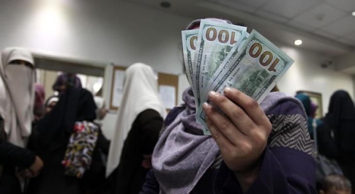 قّناة عبرية تكشف عن آلية جديدة لتسليم أموال المنحة القطرية لموظفي حماس بغزة