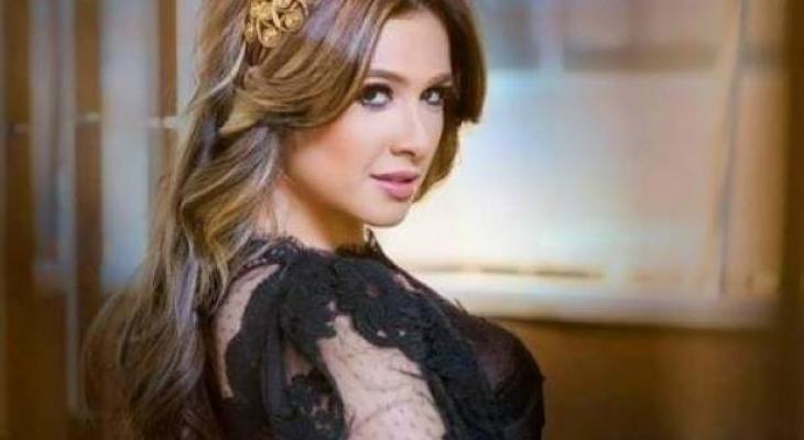 بالصورة - علامات الحمل تظهر على ياسمين عبد العزيز