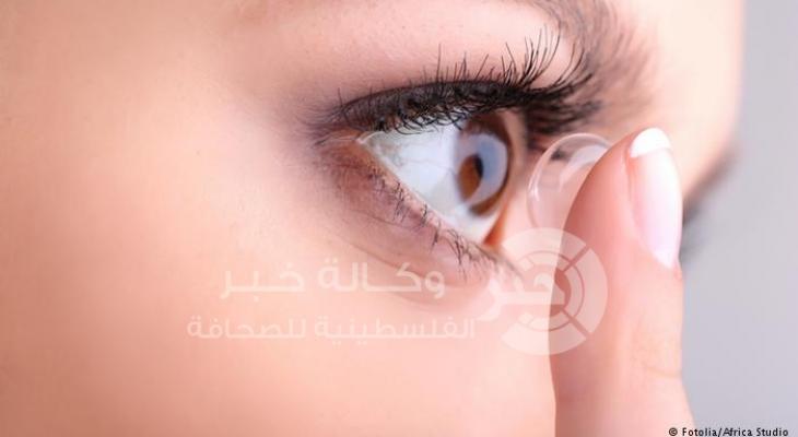 عدسات لاصقة 