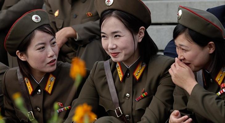 بالفيديو : مجندات جيش كوريا الشمالية نظام والتزام ووطنية يفوق الوصف