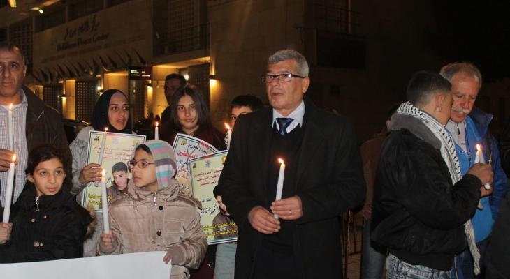 وقفة إضاءة الشموع مع الأسرى في ساحة كنيسة المهد