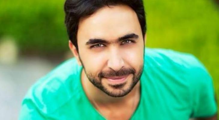 ما حقيقة وجود علاقة عاطفية بين نادر الاتات وممثلة شهيرة؟