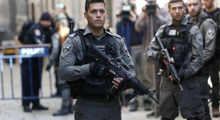 الاحتلال يصادر "مسدساً" بحوزة محافظ جنين