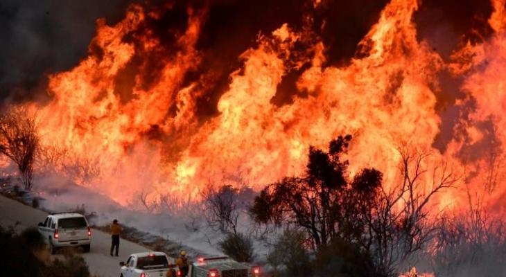 الحرائق تهدد 18 ألف بناية بكاليفورنيا