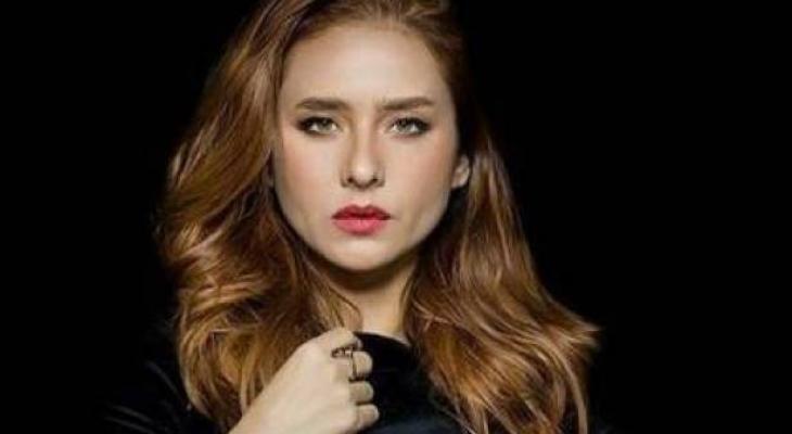بالفيديو: نيللي كريم تحاول خنق رامز جلال.. وهذا ما تقاضته!