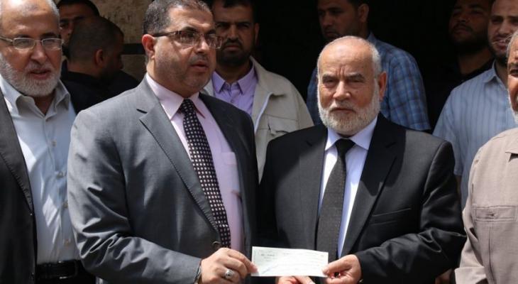 نواب التشريعي بغزة بتبرعون براتب شهر كامل لمرضى الكلى والسرطان
