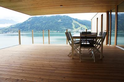 alpin-rentals-view-over-the-lake-from-the-terrace