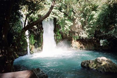 800px-Banias_Waterfall_Israel