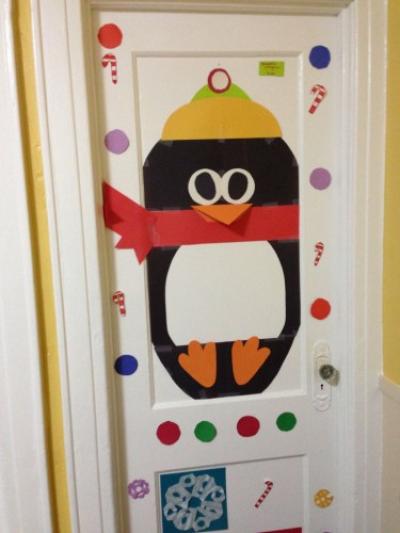 terrific-penguin-door-decoration-375x500