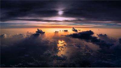 _95132141_sunset-clouds-ocean-shadow-vanheijst_1600px.jpg