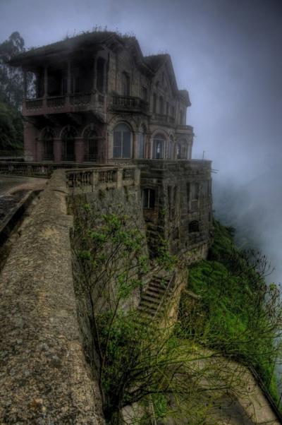 El-Hotel-del-Salto-in-Colombia-680x1024