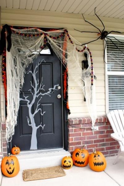 cool-halloween-front-door-decor-ideas-5-333x500