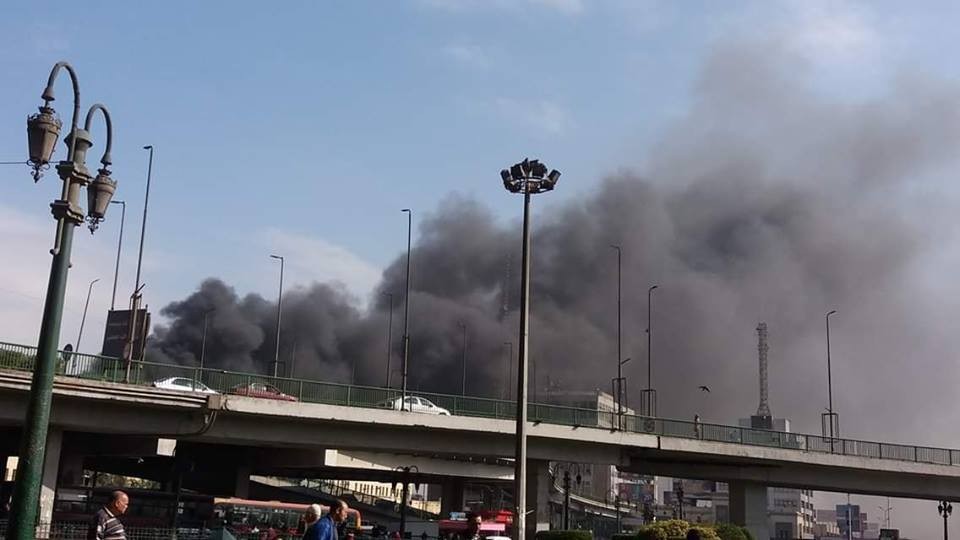 اندلاع حريق هائل في محطة القطارات الرئيسية بالقاهرة