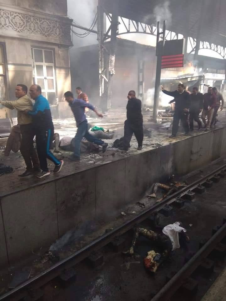 اندلاع حريق هائل في محطة القطارات الرئيسية بالقاهرة