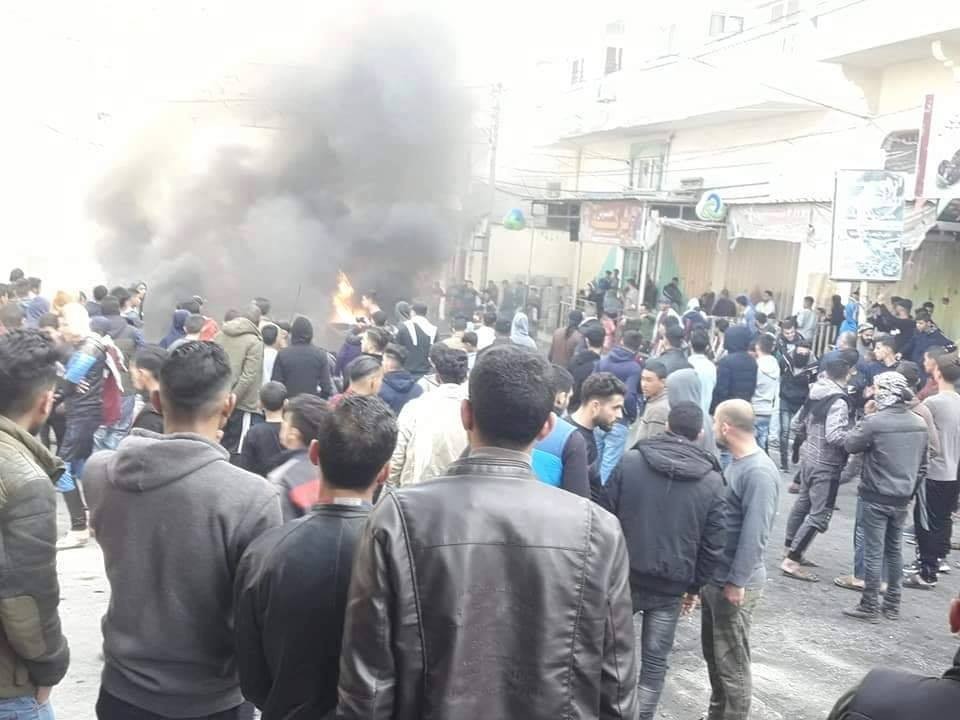 بالصور: تظاهرات احتجاجية في مخيمات ومدن قطاع غزّة رفضاً لغلاء الأسعار