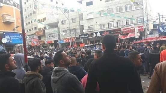 بالصور: تظاهرات حاشدة في غزّة تُطالب بتوفير حياة معيشية كريمة