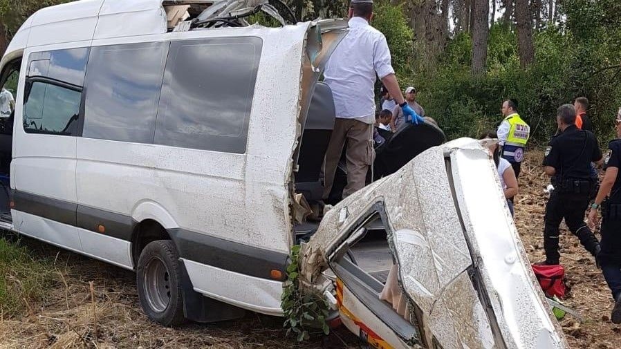 مصرع 4 إسرائيليين وإصابة آخرين جراء حادث سير بالقدس