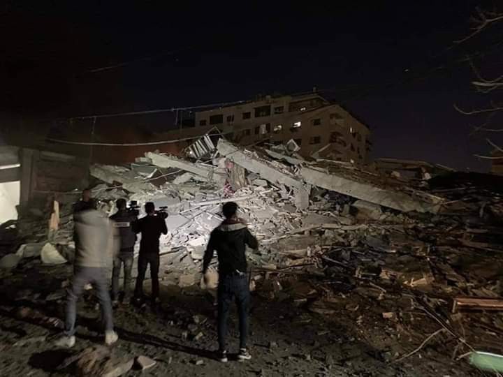 الاحتلال يُدمّر عمارة "قطيفان" غرب مدينة غزة