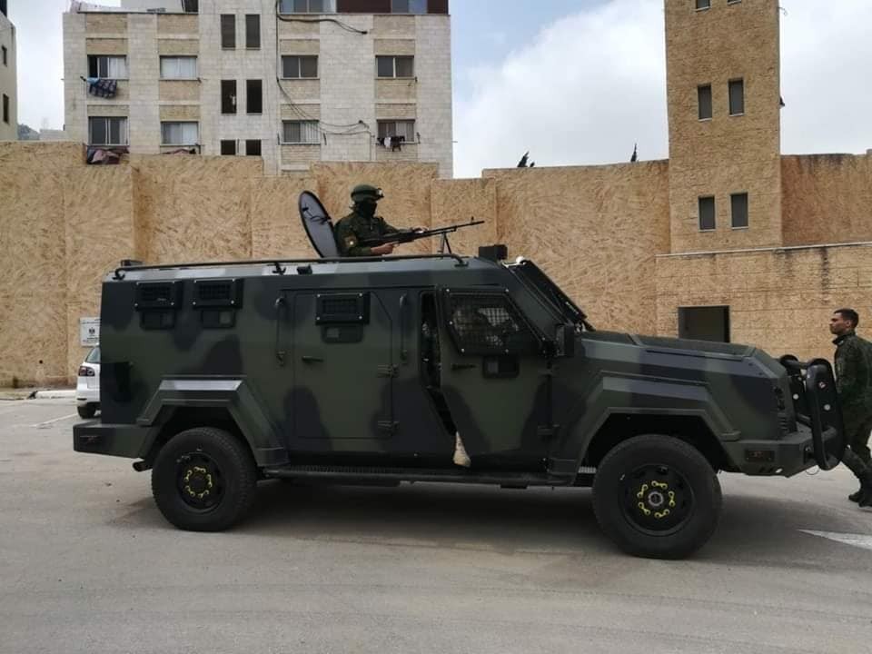 بالصور: إسرائيل تسمح بإدخال مركبات مدرعة إلى السلطة