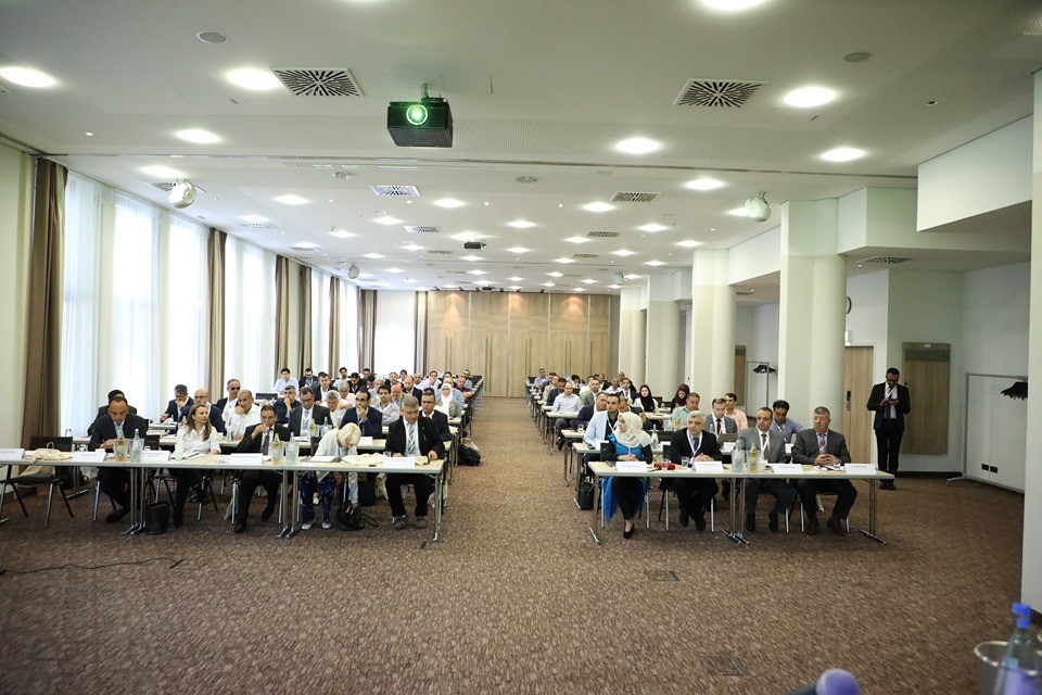 بالصور: "تجمع الأطباء" يعقد مؤتمره الثاني عشر في مدينة كولن الألمانية