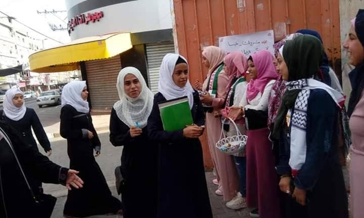 صور: الشبيبة الفتحاوية تستقبل طلبة الثانوية العامة في مدارس قطاع غزّة