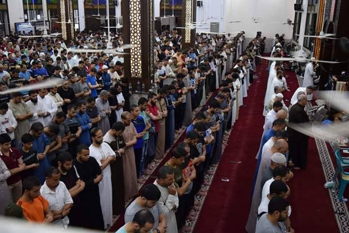شاهد: 450 ألف مصلِ يُحيون ليلة القدر في رحاب المسجد الأقصى المبارك