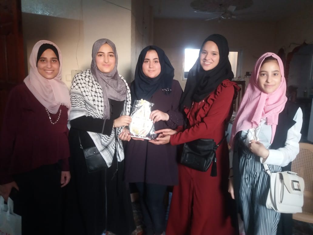 بالصور: الشبيبة الفتحاوية تطلق حملة لتكريم طلبة المستويين العاشر والحادي عشر