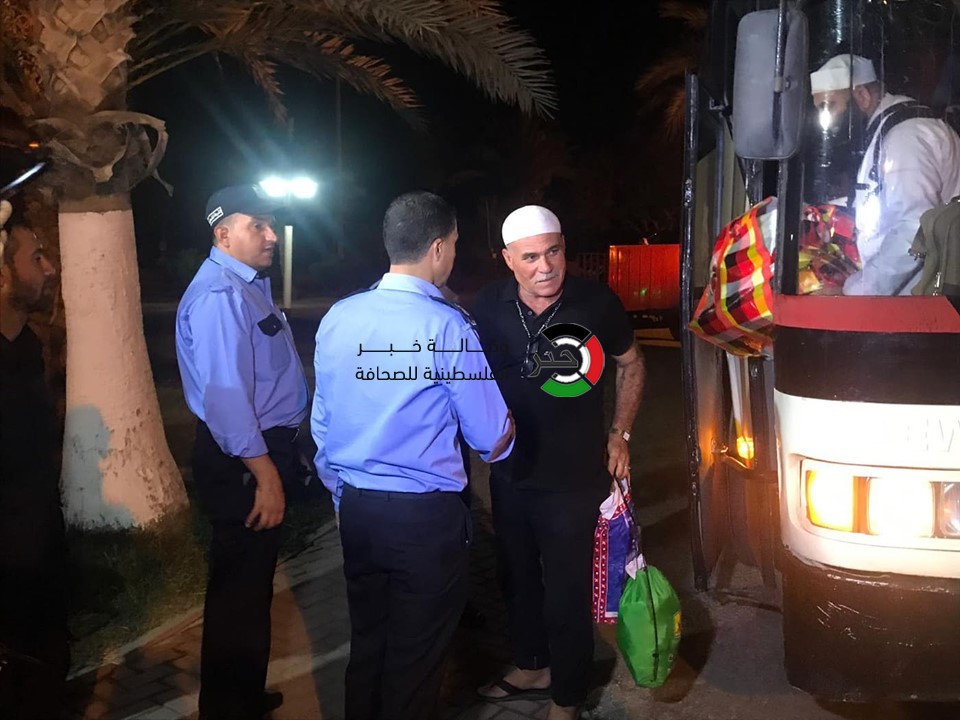 بالصور: بدء وصول قوافل حجاج مكرمة الملك إلى قطاع غزّة
