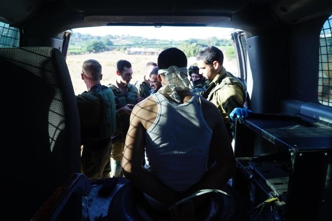بالفيديو والصور: الشاباك الإسرائيلي يعلن اعتقال منفذي عملية "غوش عتصيون"