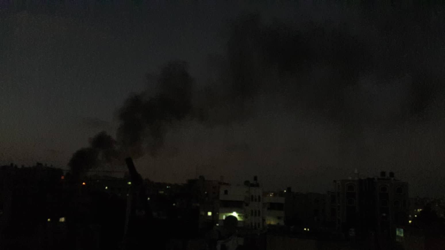 بالصور: نشوب حريق في مولدات الكهرباء في شارع اليرموك غرب مدينة غزة