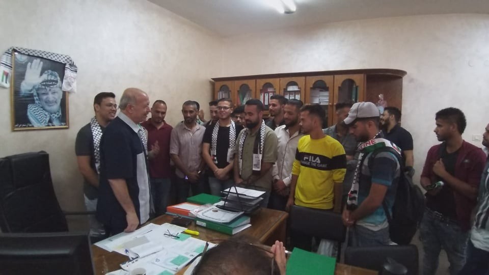شاهد: شبيبة دحلان تُكرّم رئيس جامعة الأزهر بغزّة وعمداء كلياتها