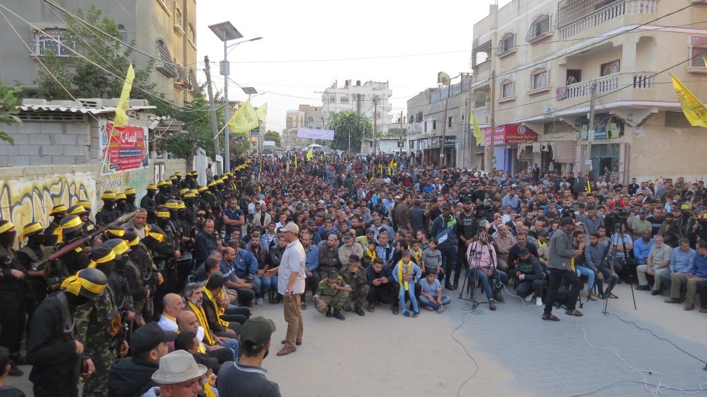 شاهد: الجناح العسكري لحركة "فتح" يُؤبن ثلاثة من شهدائه في شمال قطاع غزّة