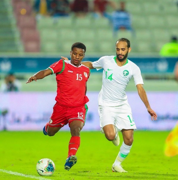 السعودية تتأهل لنصف النهائي على حساب عمان