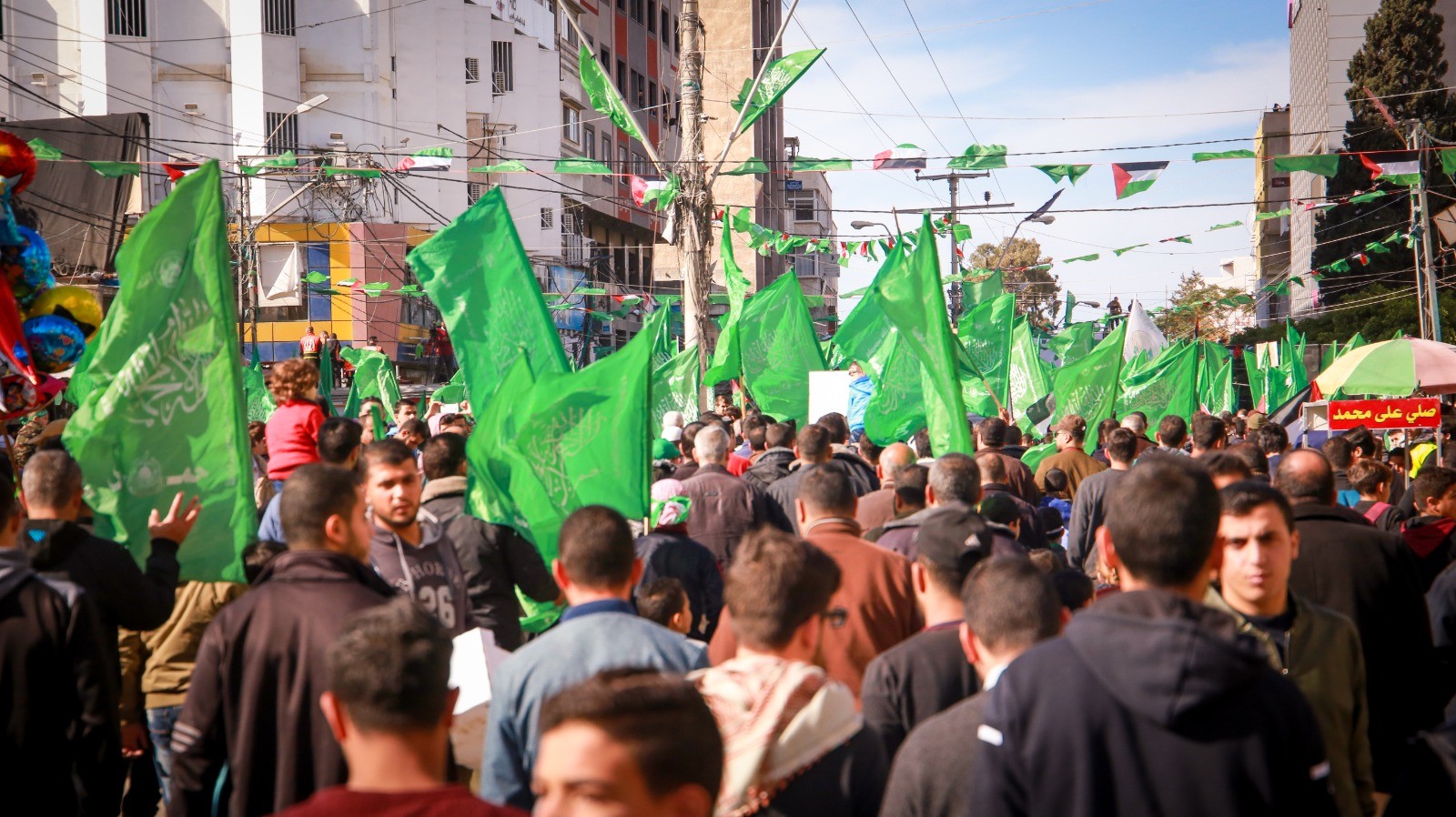 شاهد: حماس تُحيي ذكرى انطلاقتها الـ32 في غزة