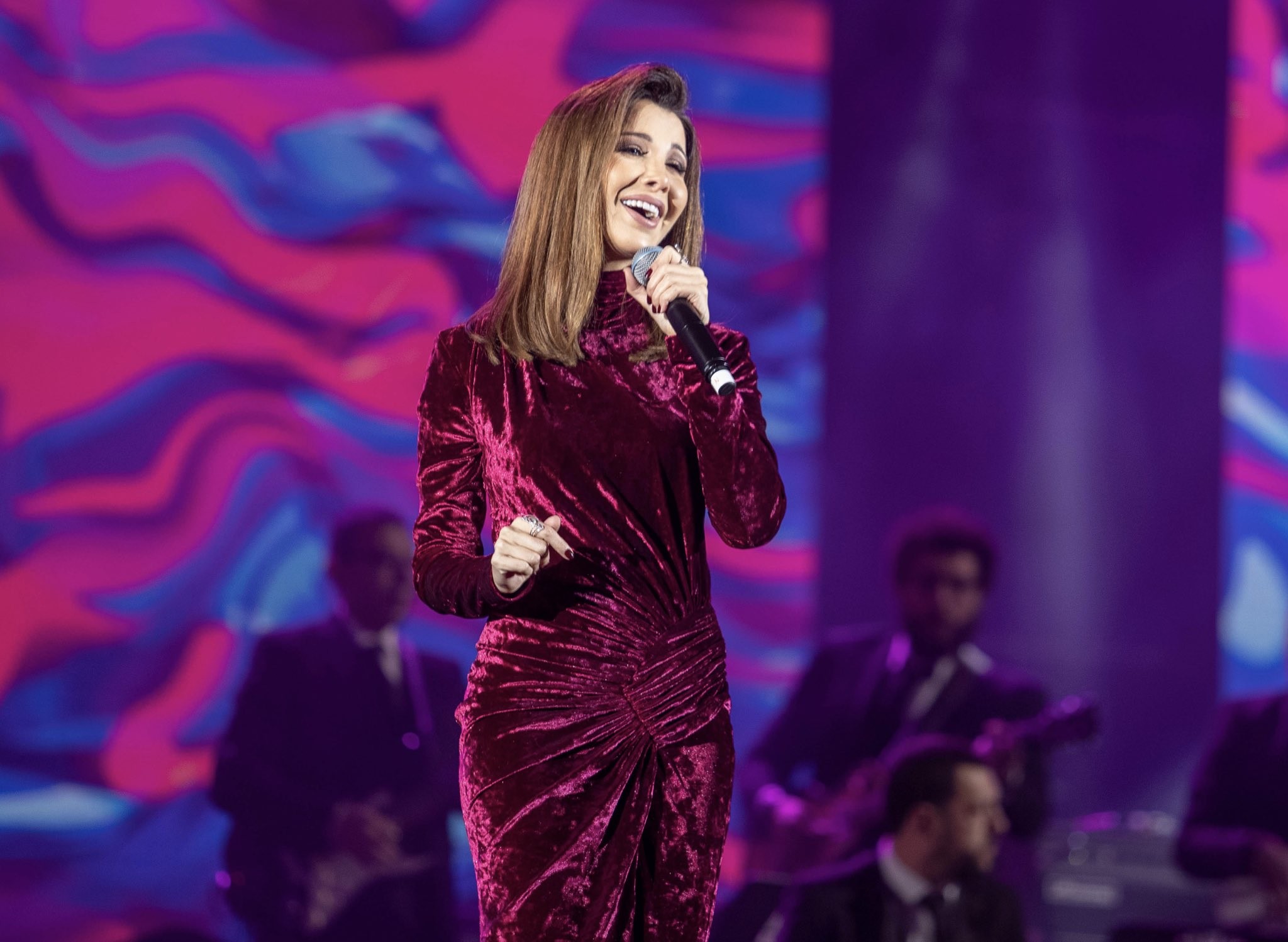 بالصور:  النجمة اللبنانية "نانسي عجرم" في السعودية والتذاكر نفذت بالكامل!