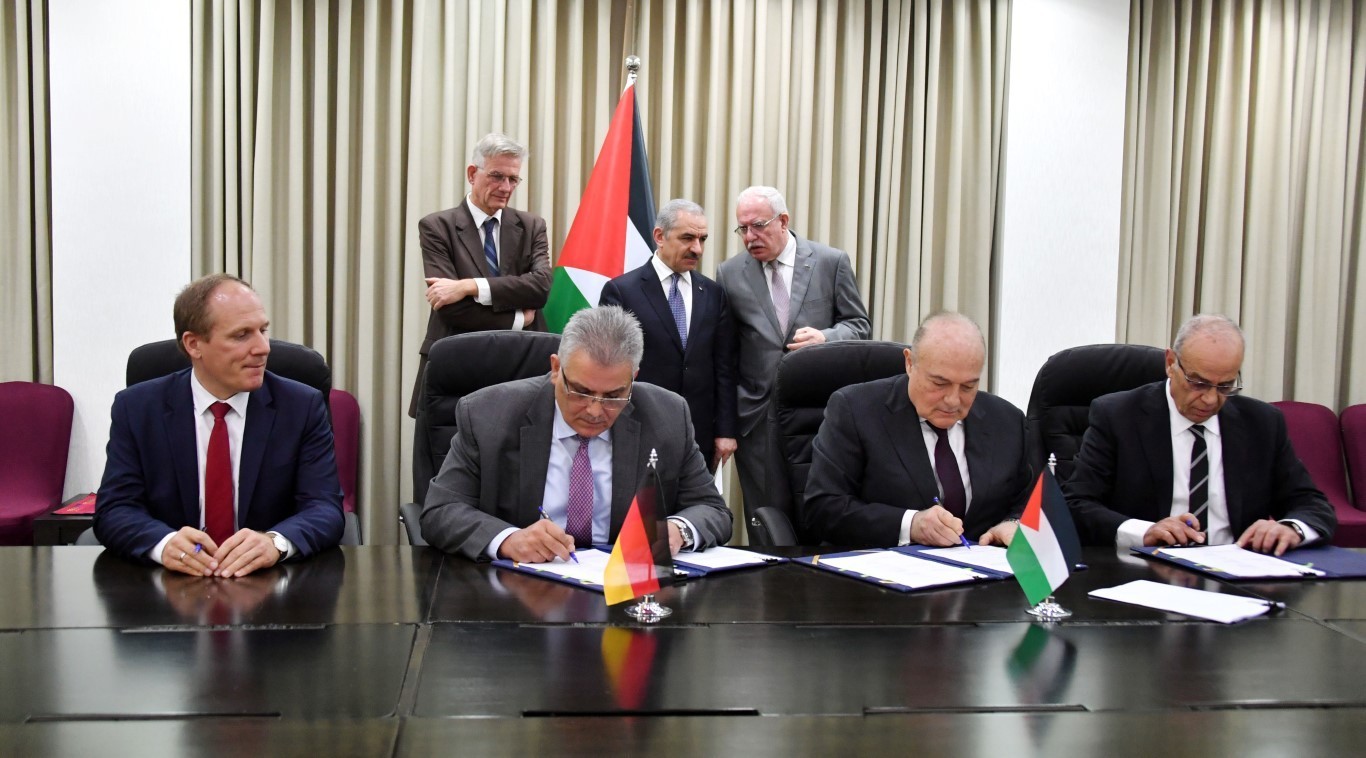 فلسطين توقع اتفاقيات مع ألمانيا بقيمة 76 مليون يورو لدعم تنفيذ مشاريع حيوية