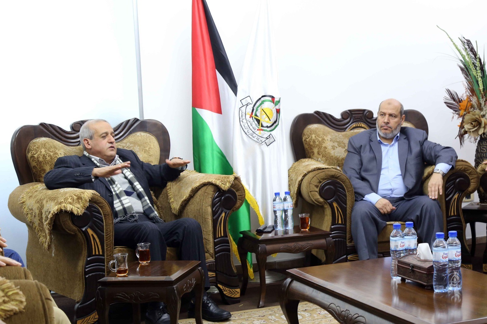وفد من حركة حماس يلتقي بوفد من الجبهة الشعبية في غزة