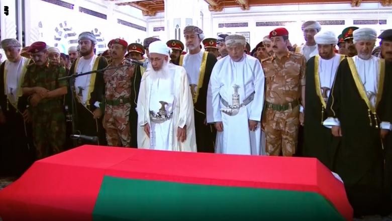 أبناء سلطنة عمان يشيّعون جثمان السلطان قابوس في مسقط
