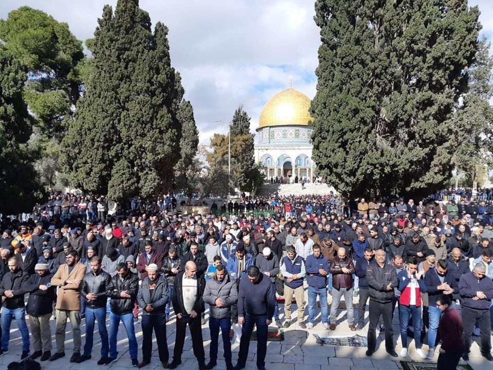 40 ألف مصل يؤدون الجمعة في المسجد الأقصى
