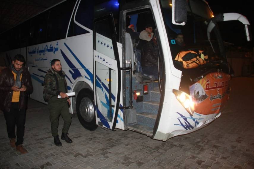 مغادرة فوج من المعتمرين القطاع لأداء مناسك العمرة