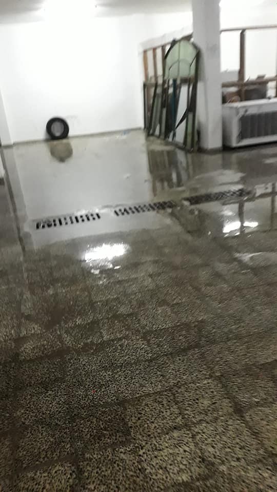شاهد: مياه الأمطار تغمر أرضية مستشفى الوفاء للمسنين في غزة