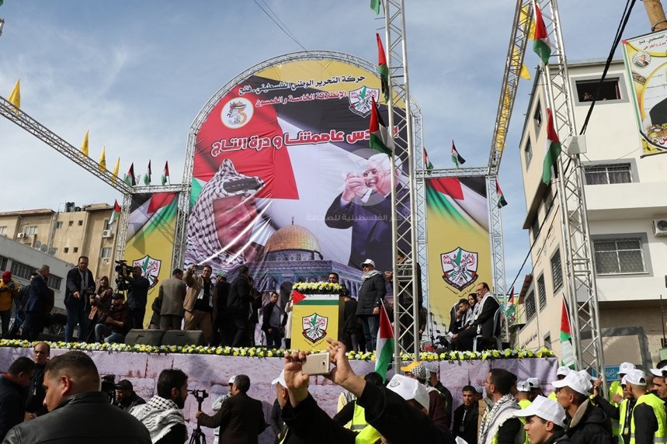 بالفيديو والصور: الآلاف يُحيون الذكرى الـ55 لانطلاقة الثورة الفلسطينية وحركة فتح في غزّة