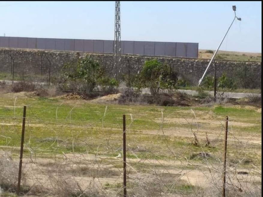 السلطات المصرية تشرع ببناء جدار حدودي جنوب قطاع غزة