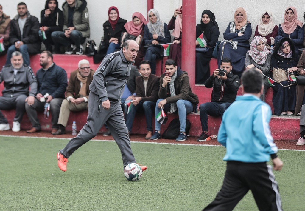 شاهد: مباراة كرة قدم بين قادة الفصائل في غزة