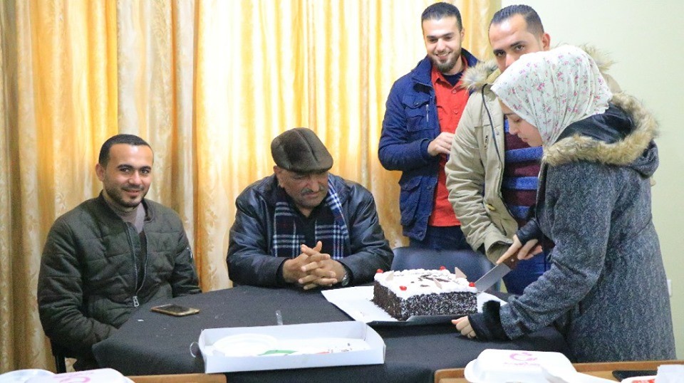 شاهد: وكالة خبر تُوقد شمعتها السادسة بحفل في مقرها بغزّة