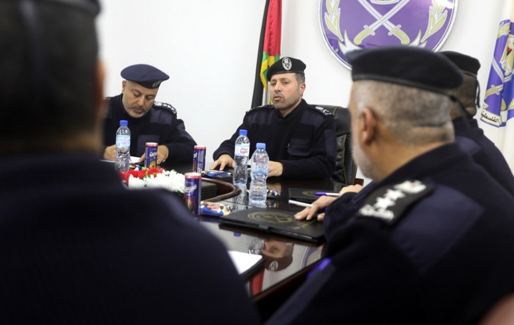 الشرطة بغزة تشرع بسلسلة إجراءات لمواجهة "كورونا"