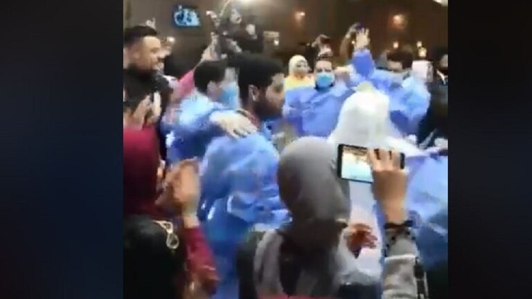 بالفيديو والصور: حفل "زفاف" يسخر من فيروس "كورونا" يسبب غضبا واسعا في مصر